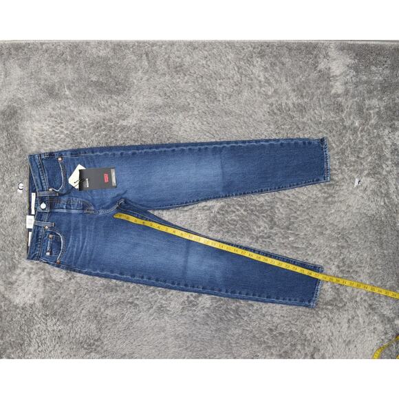 Levi's Women's Blue Jeans - Picture 3 of 8